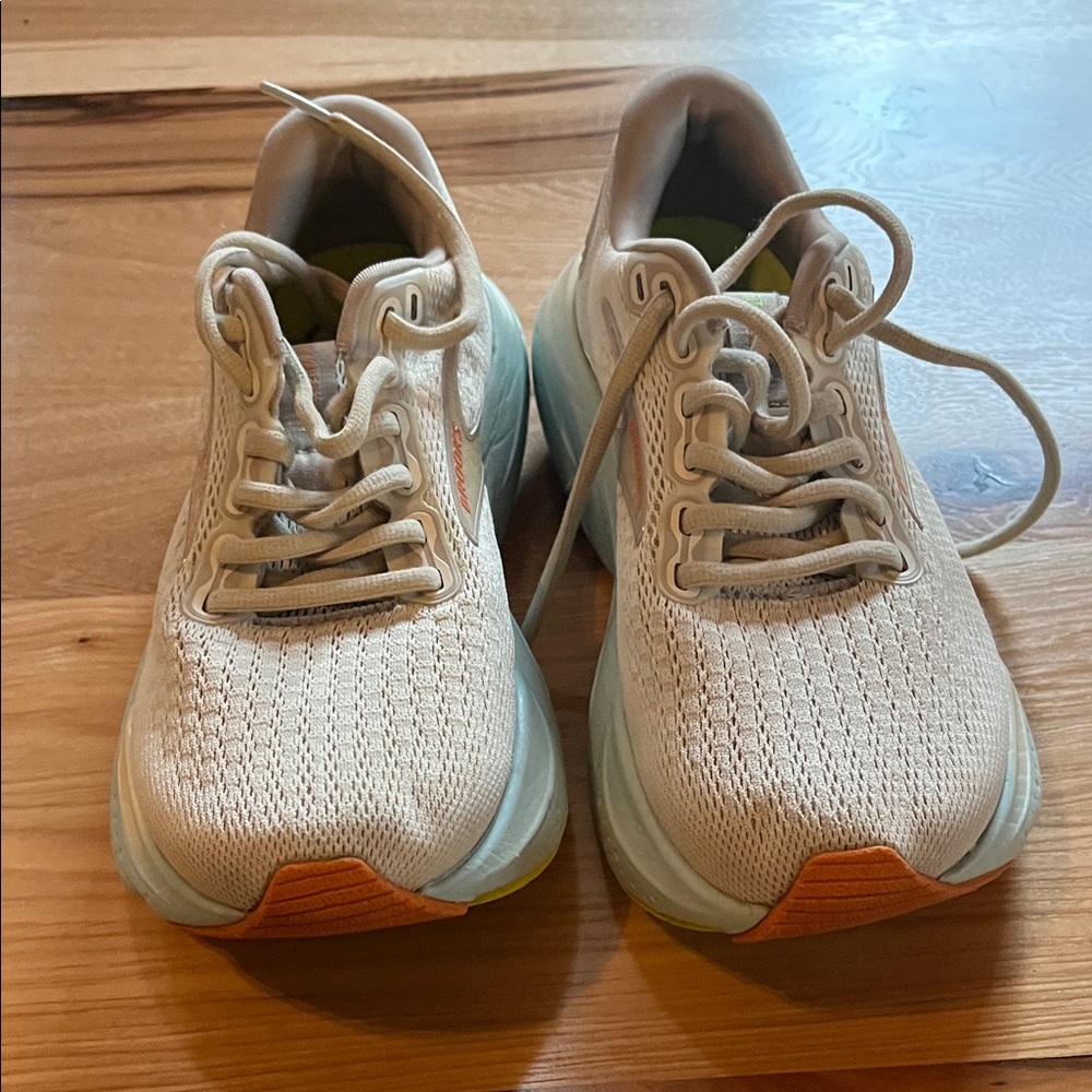 Brooks sneakers